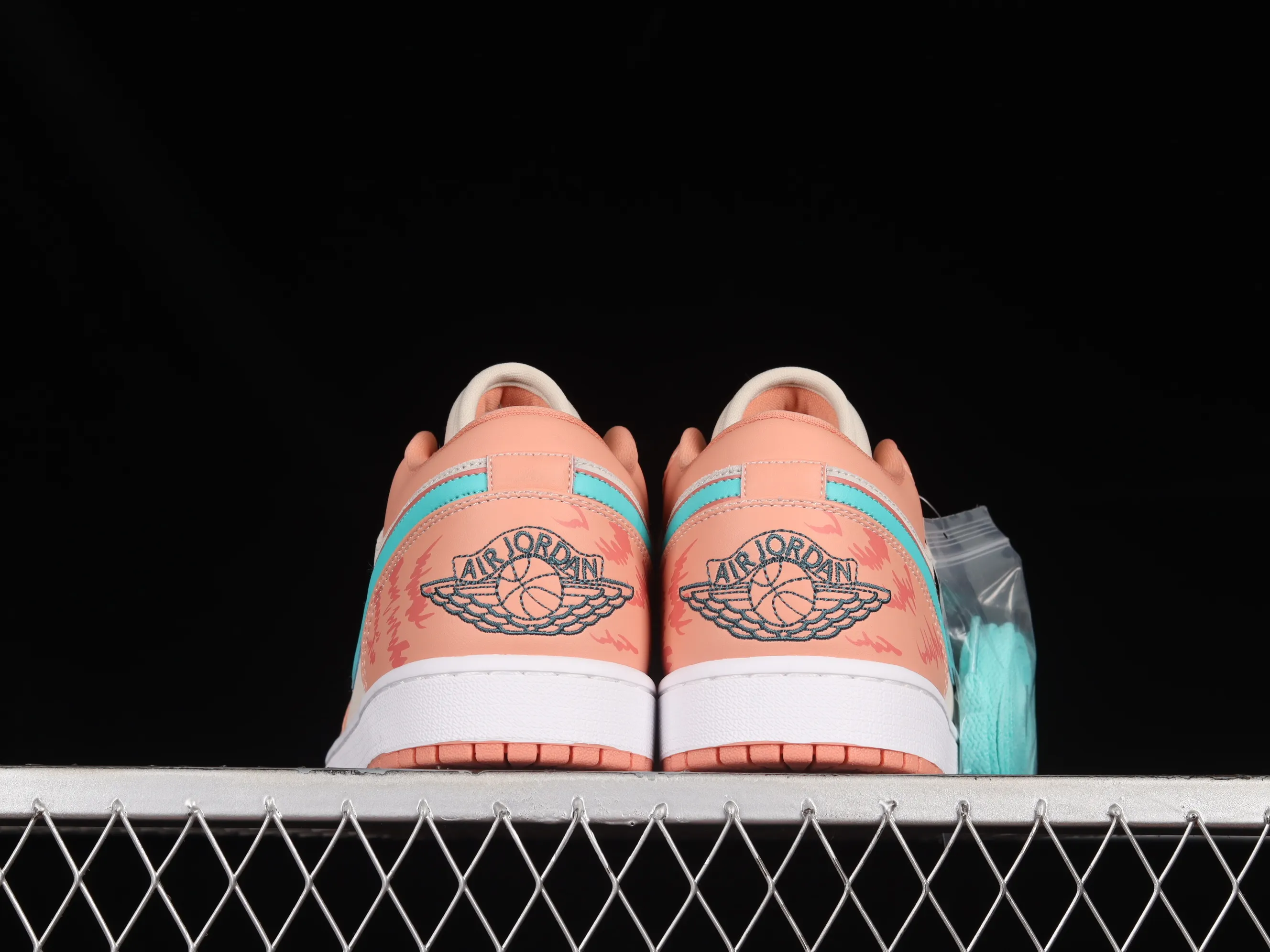 All categories Air Jordan Jordan series basketball shoes Air Jordan 1 Low Air Jordan 1 Low AJ1 Joe 1 pink low-top basketball shoes DC0774-800